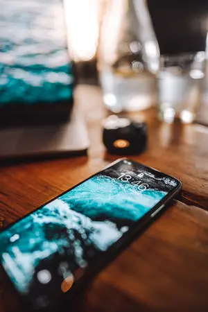 Captivating Splashing Water Phone Lock Screen